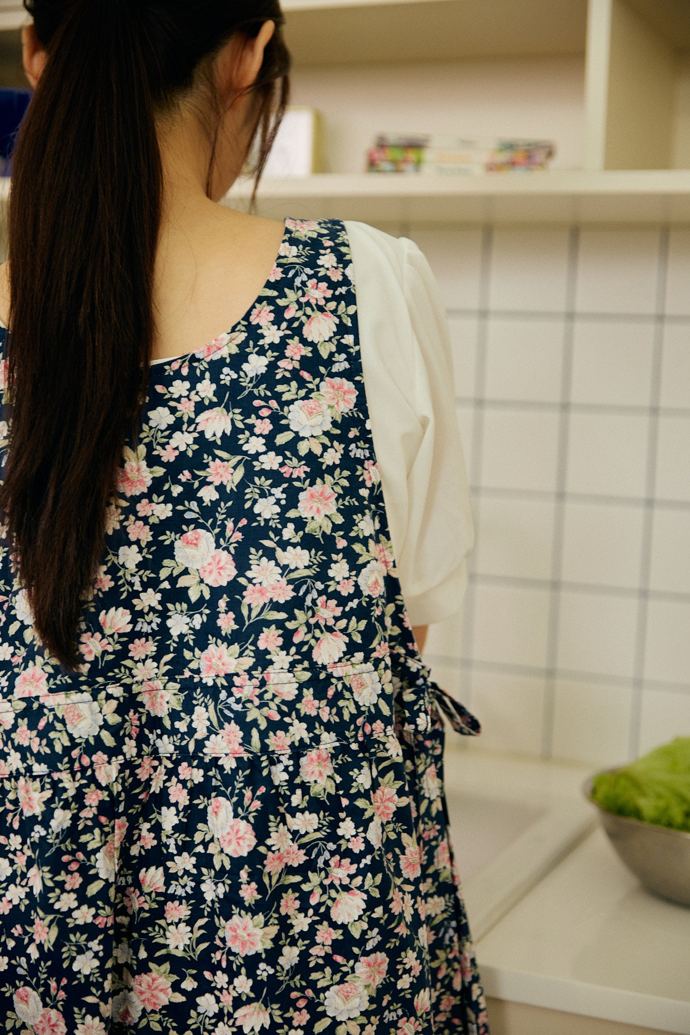 Rottie Studio 'Floral Rest' Cotton Apron (Waterproof Lined) - Vintage French Garden Style